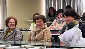 “ESTAS CLASES A MÍ ME HACEN FELIZ”: Gran asistencia recibe taller para cuidadores de personas con demencia organizado por el Hospital Fricke